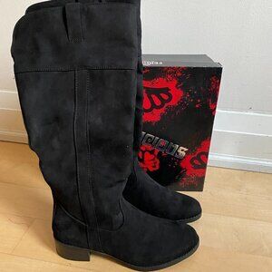 𝅺FERGALICIOUS BNIB Black Tall Riding Brown "Zephyr"